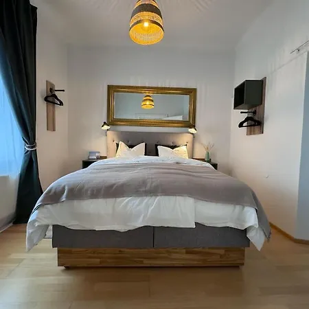 Lendloft: Altbaumodern & Lendviertel Chic Apartment