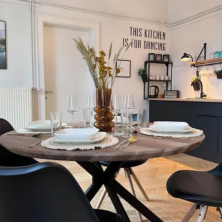 Apartment Lendloft: Altbaumodern & Lendviertel Chic