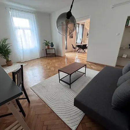Lendloft: Altbaumodern & Lendviertel Chic Apartment Klagenfurt am Wörthersee